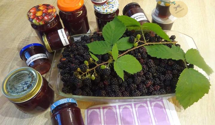 Jak udělat ostružinovou zavařeninu s příchutí perníku | recept Jak udělat ostružinovou zavařeninu s příchutí perníku | recept